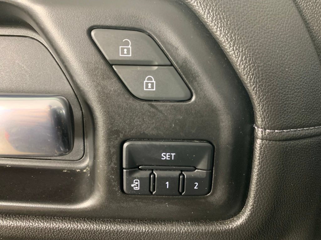 Used 2021 Chevrolet Silverado 1500 LTZ AWD/4WD image 17