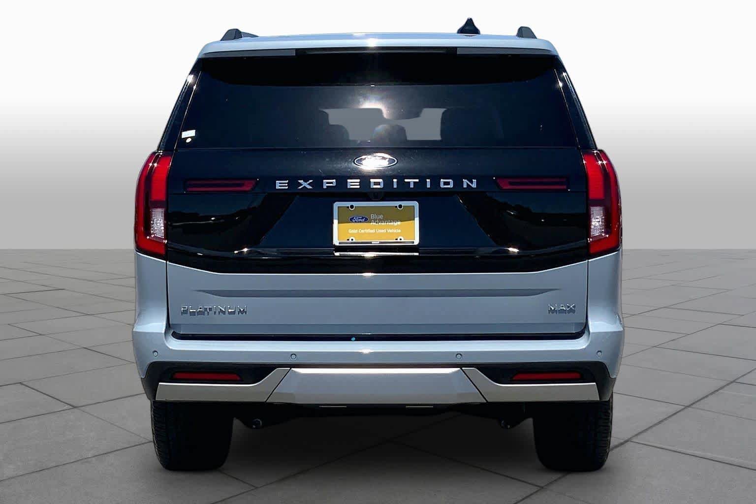 Certified 2025 Ford Expedition Max Platinum w/ Driver's Package AWD/4WD image 5