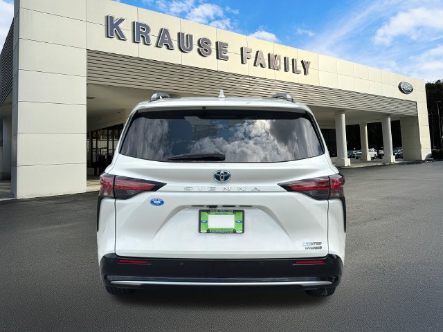 Used 2021 Toyota Sienna Limited FWD image 7