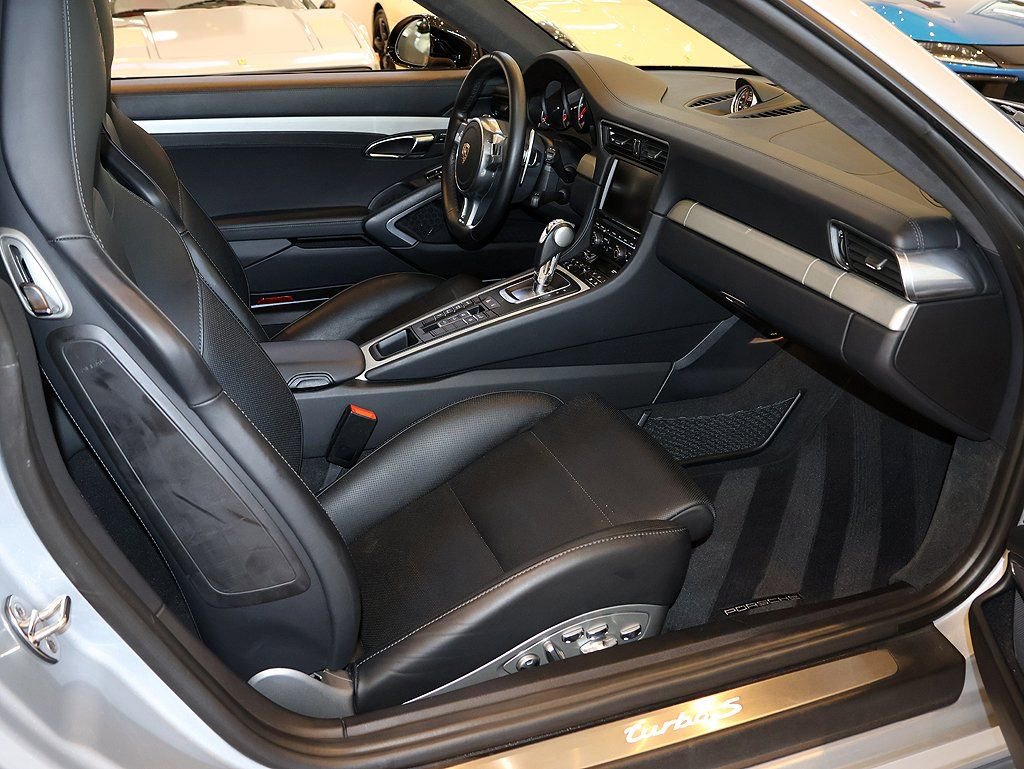 Used 2014 Porsche 911 Turbo S image 63