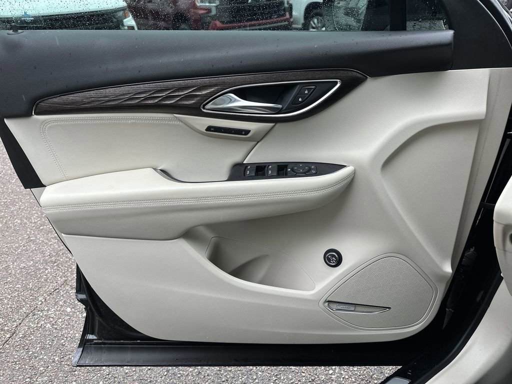 Used 2023 Buick Envision Avenir AWD/4WD image 30