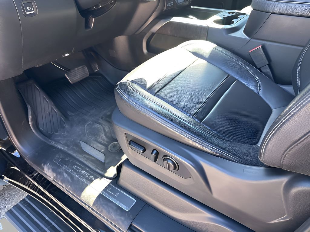 Used 2021 GMC Sierra 2500 Denali w/ Denali Ultimate Package image 28