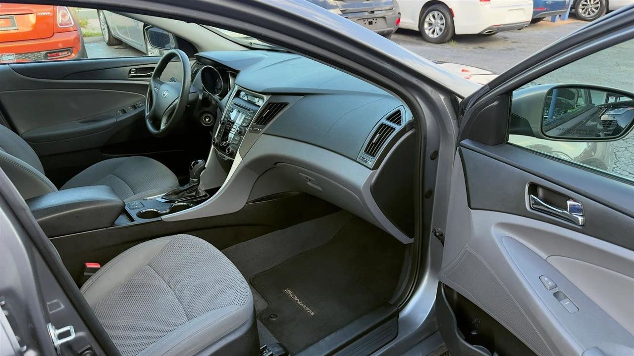 Used 2013 Hyundai Sonata GLS w/ Popular Equipment Pkg image 9