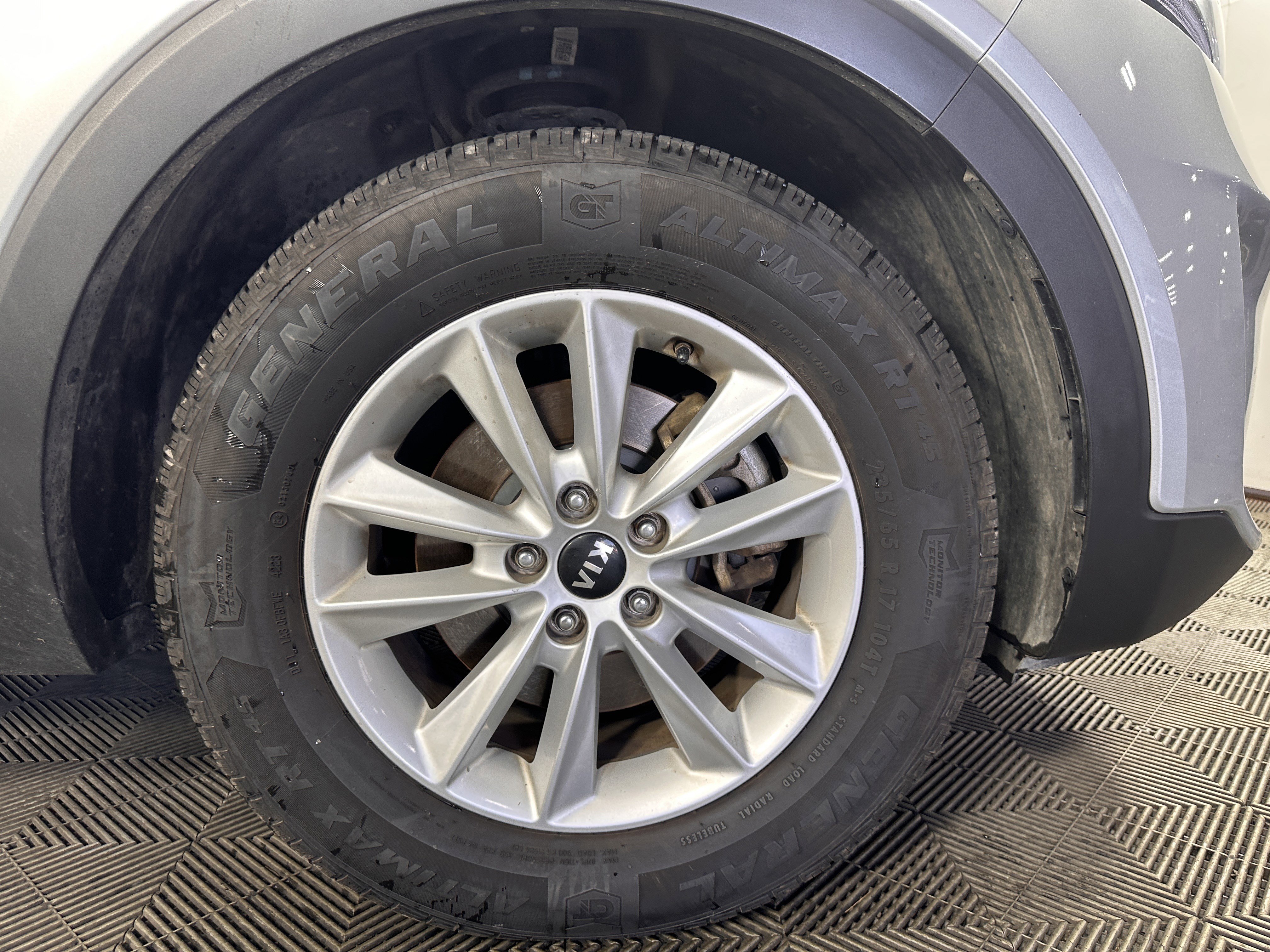 Used 2019 Kia Sorento LX image 44