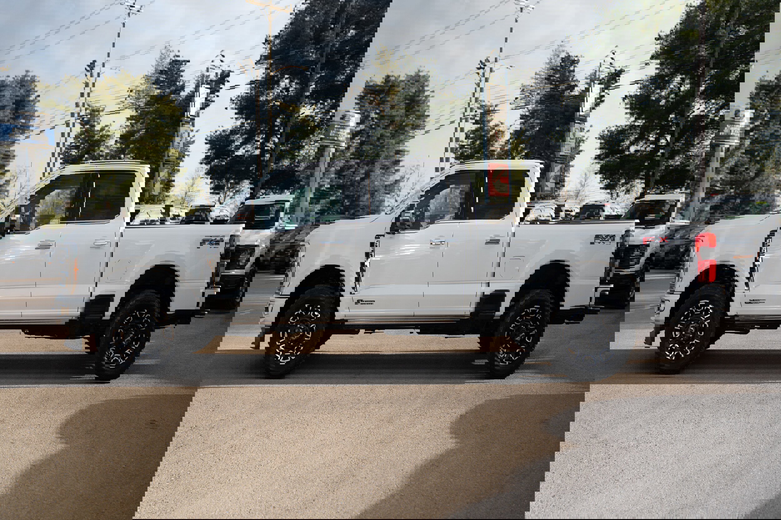 Used 2024 Ford F350 Platinum image 11