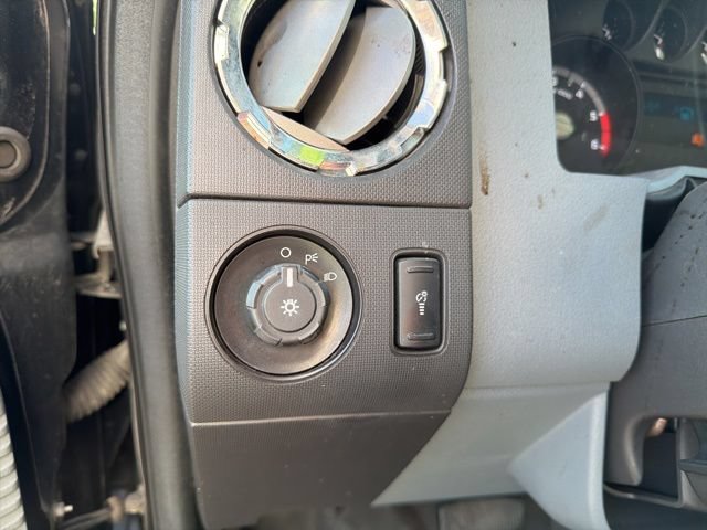 Used 2016 Ford F750 2WD Regular Cab Super Duty image 17