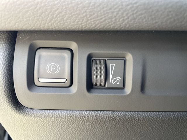 Used 2024 Cadillac XT4 Sport w/ Cold Weather Package FWD image 35