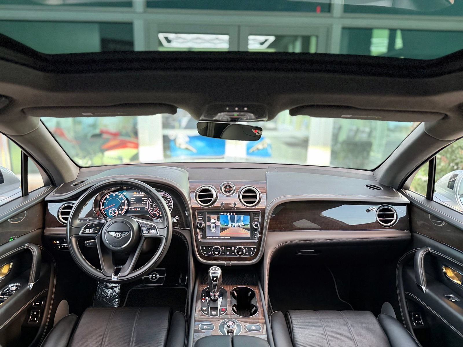 Used 2019 Bentley Bentayga AWD/4WD image 37
