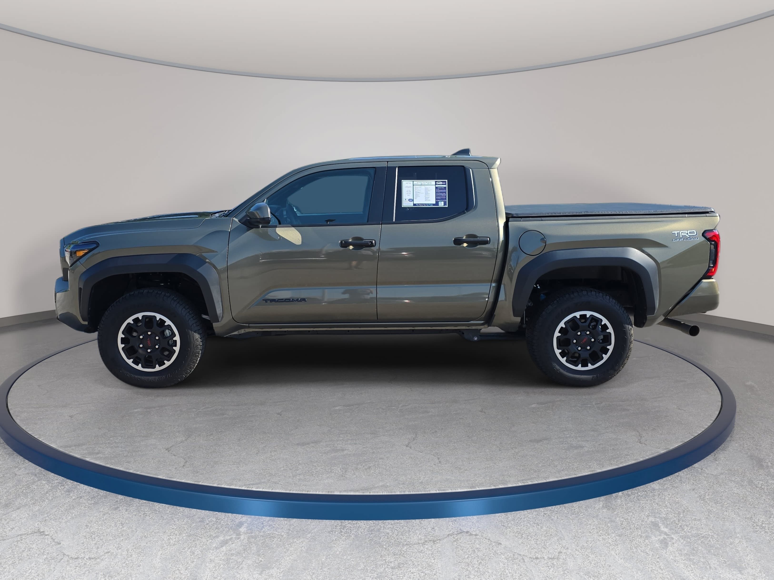 Used 2025 Toyota Tacoma TRD Off-Road AWD/4WD image 8