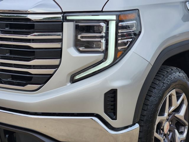 Used 2022 GMC Sierra 1500 SLT AWD/4WD image 17