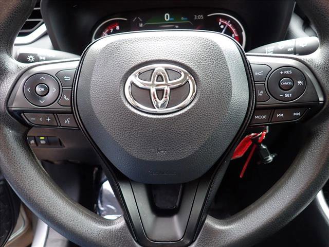 Used 2023 Toyota RAV4 LE image 13