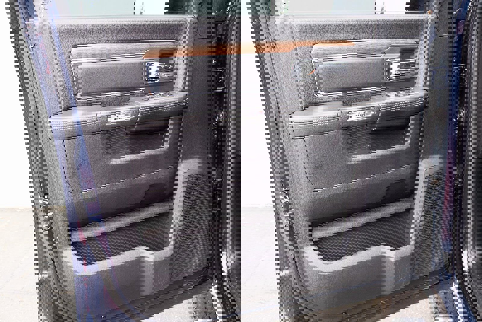 Used 2013 RAM 2500 Laramie image 17