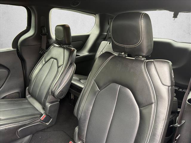 Used 2025 Chrysler Pacifica Select FWD image 24