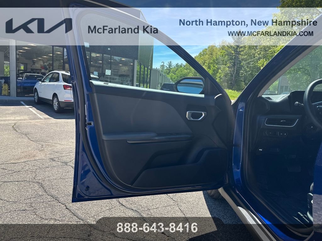 Used 2025 Kia K4 FWD image 11