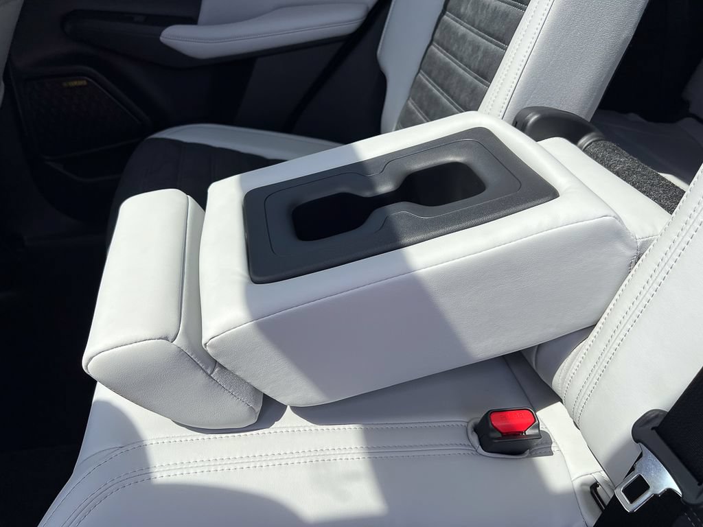 New 2025 Mitsubishi Outlander SE FWD image 31