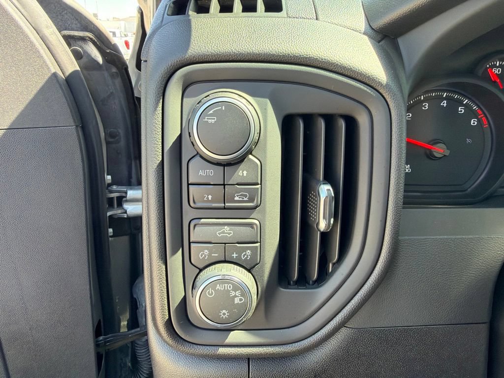 Used 2025 Chevrolet Silverado 1500 Custom AWD/4WD image 19