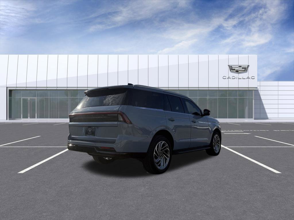 Used 2026 Lincoln Navigator Premiere AWD/4WD image 3