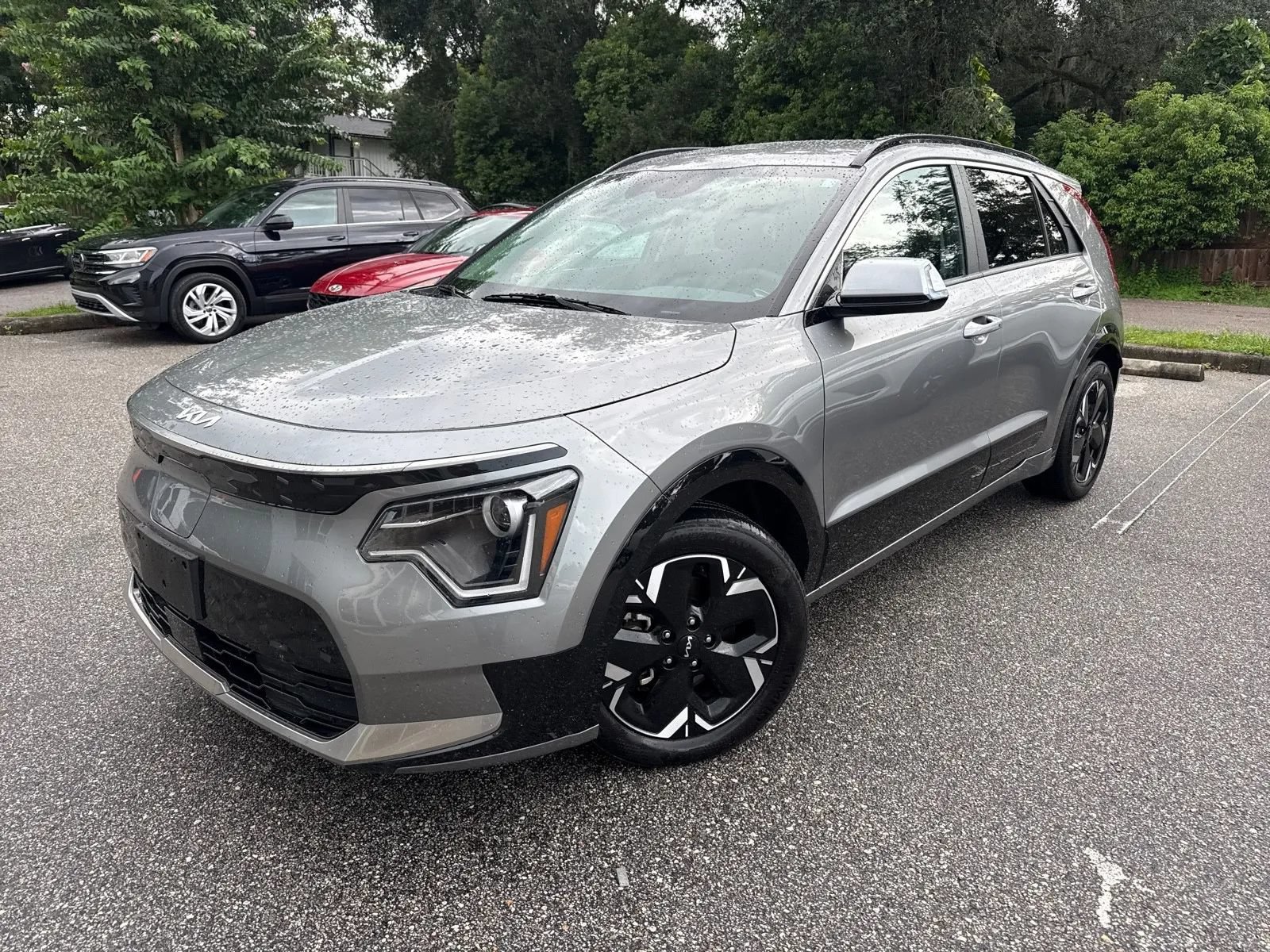 Used 2024 Kia Niro Wind w/ Wind Preserve Package FWD image 2