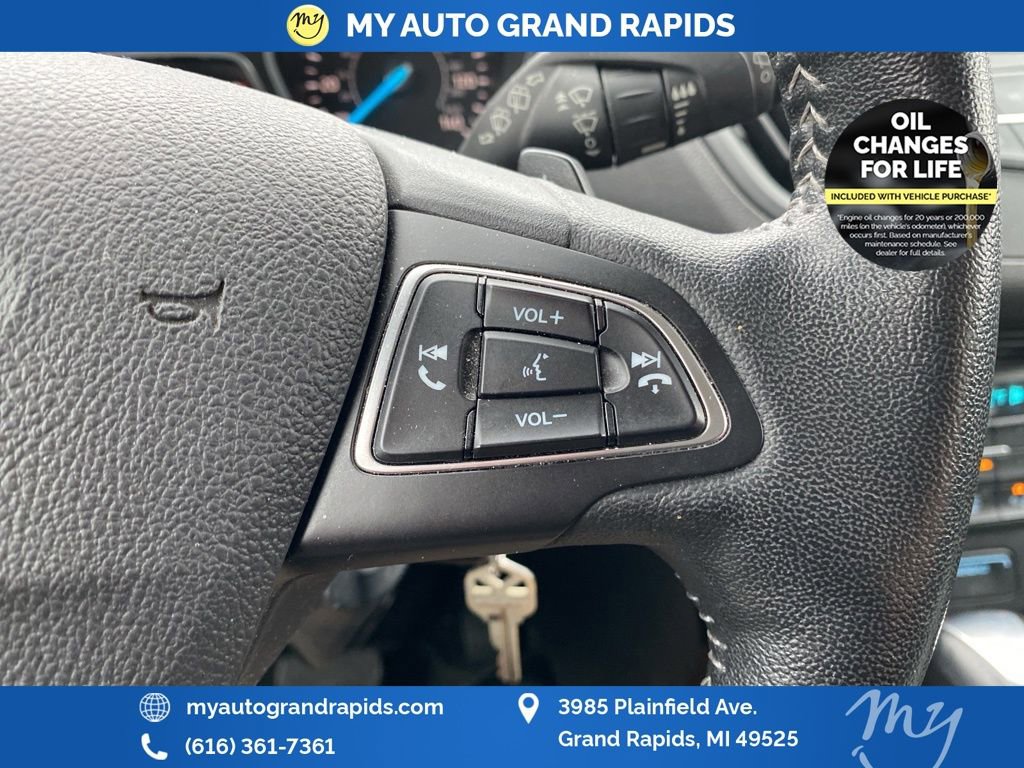 Used 2017 Ford Escape SE w/ SE Sport Appearance Package image 21