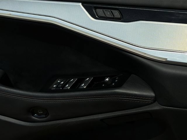 Used 2024 Jeep Wagoneer Launch Edition AWD/4WD image 32