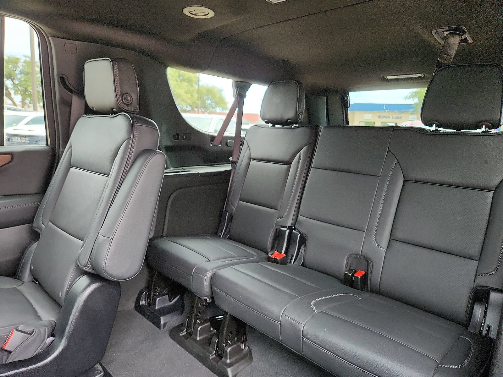 Used 2025 GMC Yukon XL Denali AWD/4WD image 10