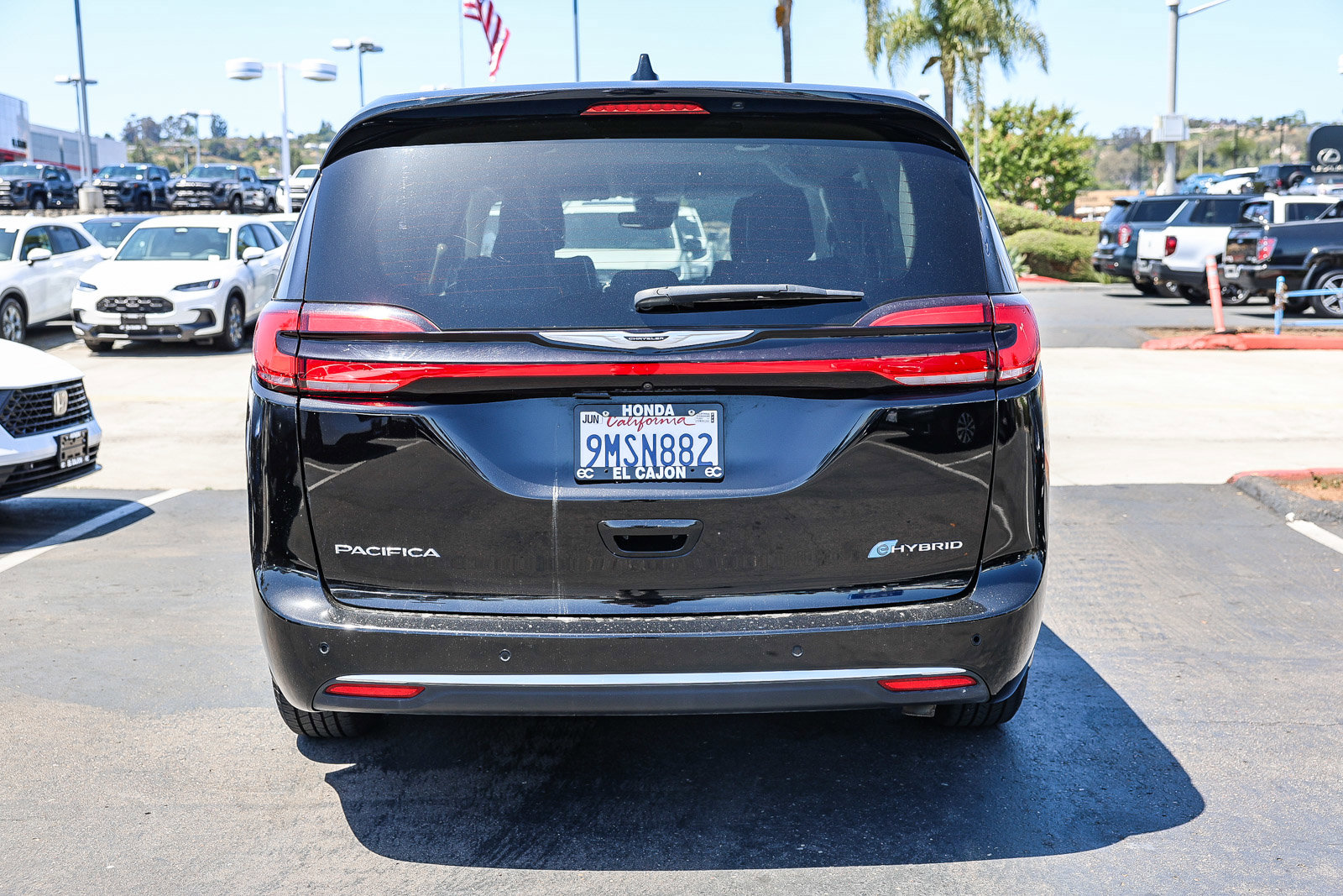 Used 2024 Chrysler Pacifica Select FWD image 23