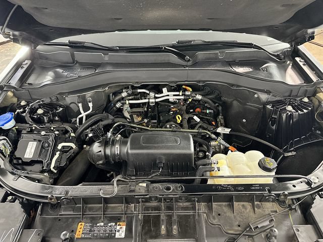 Used 2022 Ford Explorer XLT AWD/4WD image 33