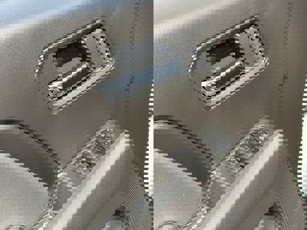 New 2026 GMC Canyon Elevation w/ Convenience Package image 20