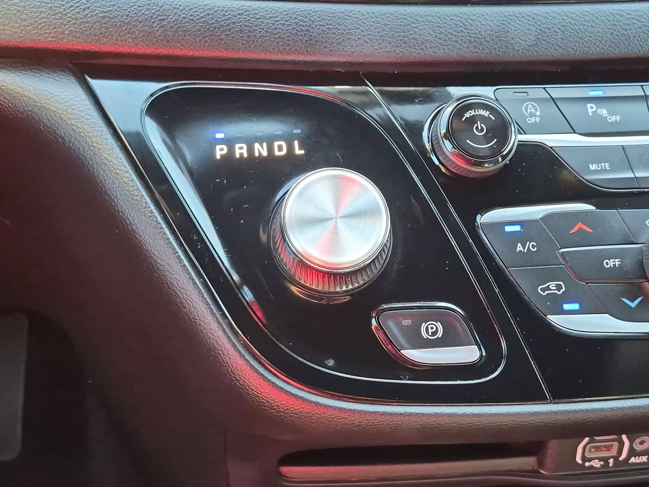 Used 2025 Chrysler Pacifica Select FWD image 25
