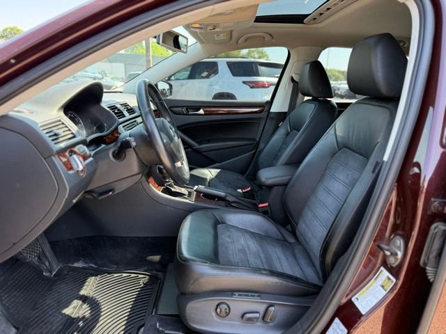 Used 2013 Volkswagen Passat TDI SEL Premium FWD image 11