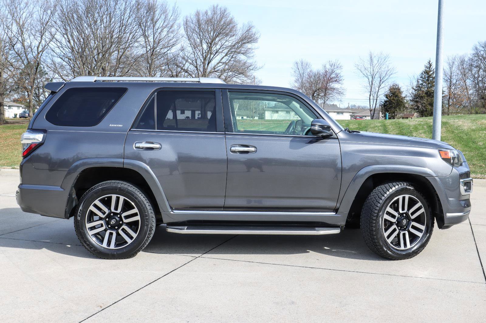 Used 2017 Toyota 4Runner Limited image 5