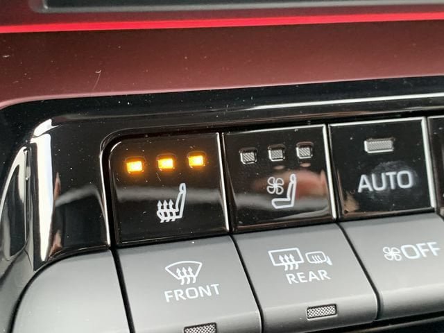 New 2025 Toyota Prius Plug-In Hybrid w/ Limited Premium Package FWD image 28
