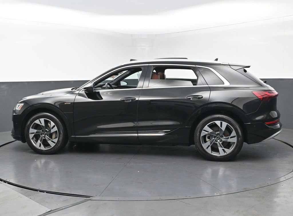 Used 2022 Audi e-tron Premium Plus w/ Premium Plus Package image 8