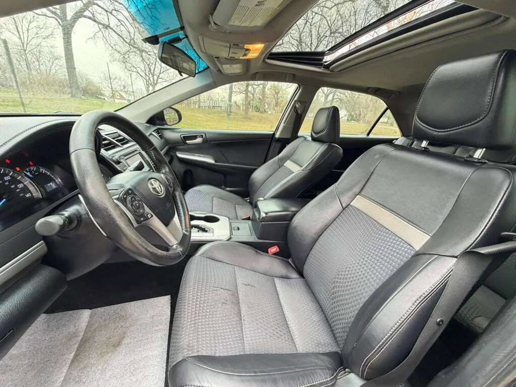 Used 2012 Toyota Camry SE image 11