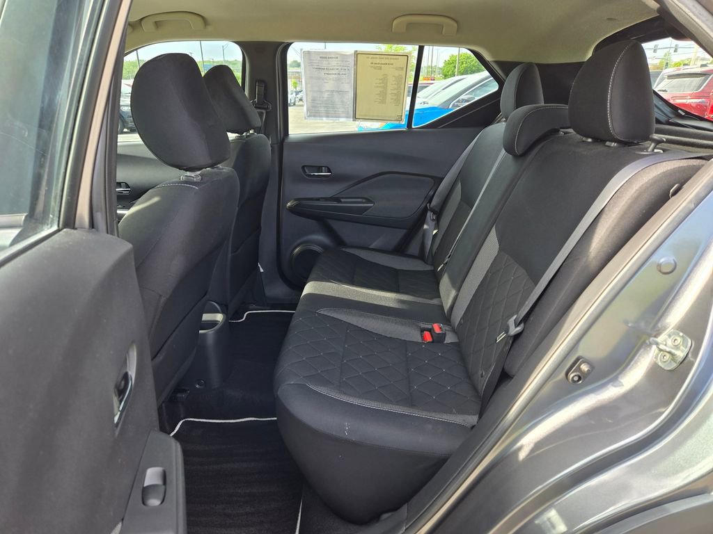 Used 2018 Nissan Kicks SV FWD image 22
