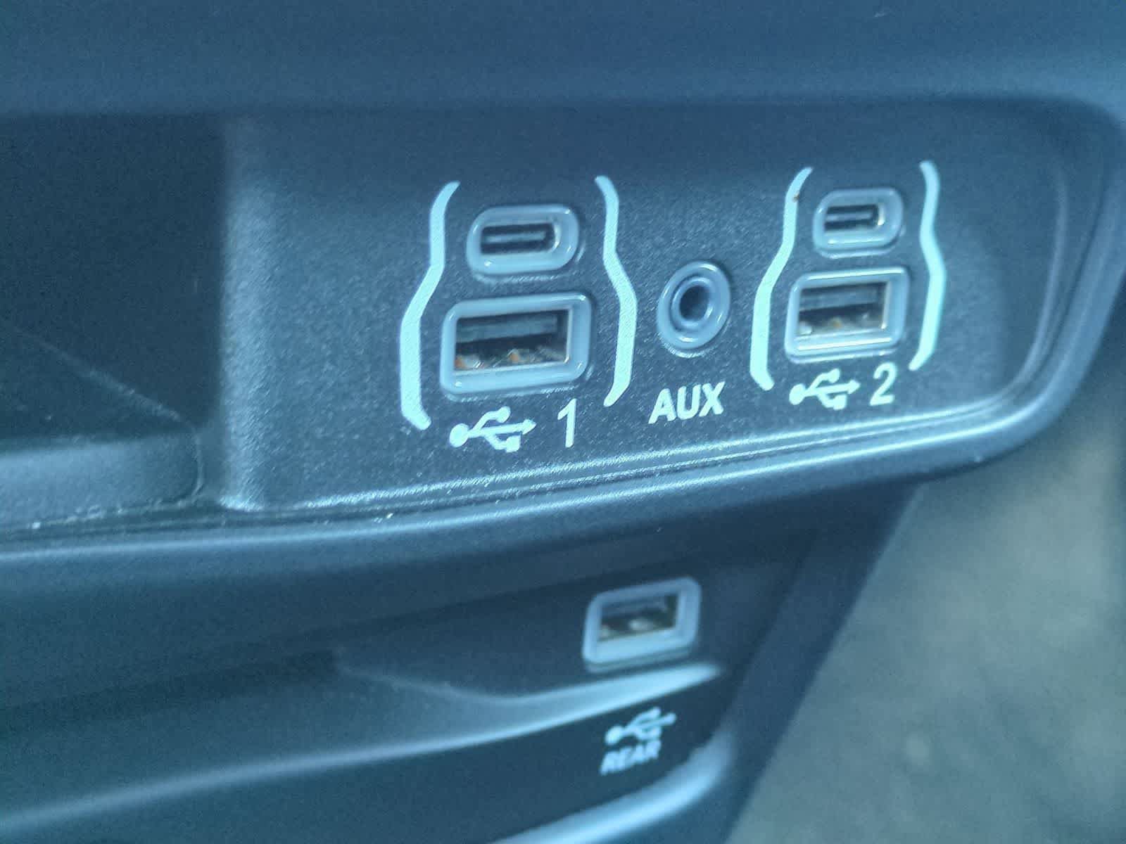 Used 2021 Chrysler Pacifica Touring-L w/ Uconnect Theater Family Group AWD/4WD image 31