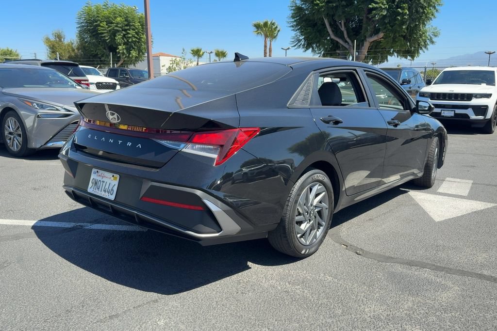 Used 2024 Hyundai Elantra SEL FWD image 6