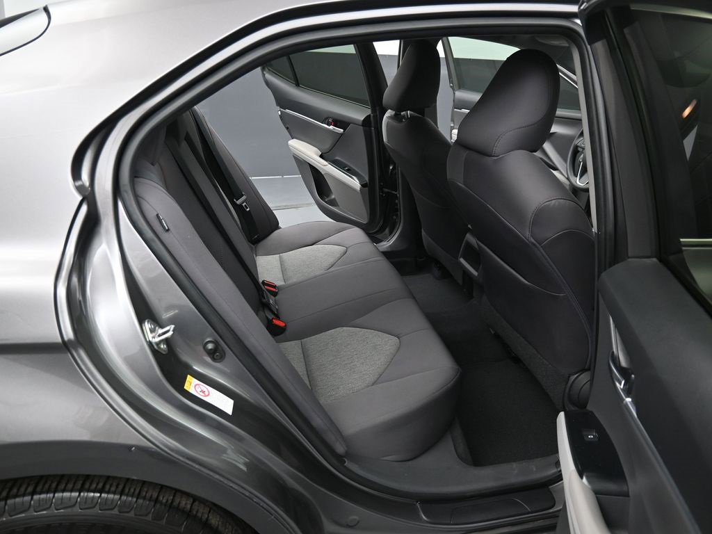 Certified 2018 Toyota Camry LE image 28