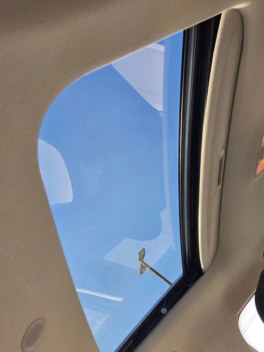 Used 2025 Hyundai Venue SEL image 18