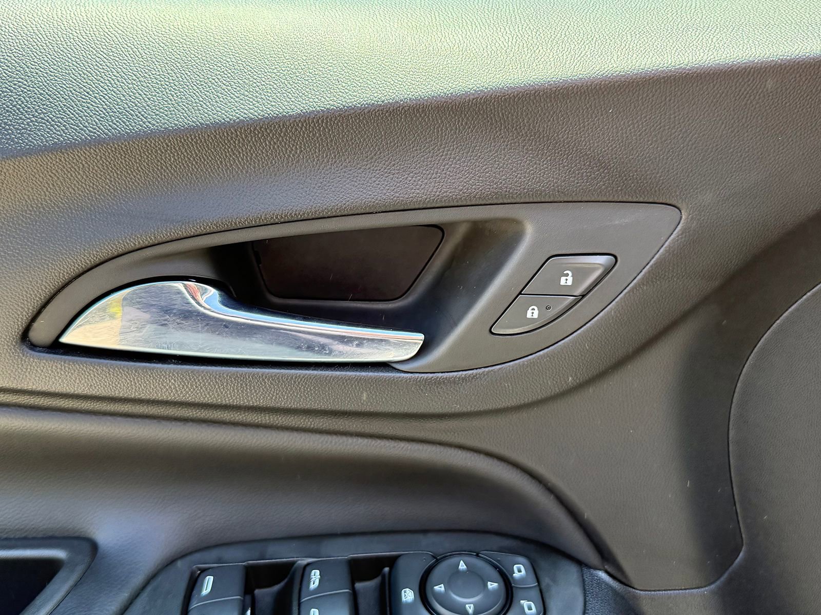 Certified 2023 Chevrolet Equinox LT AWD/4WD image 17