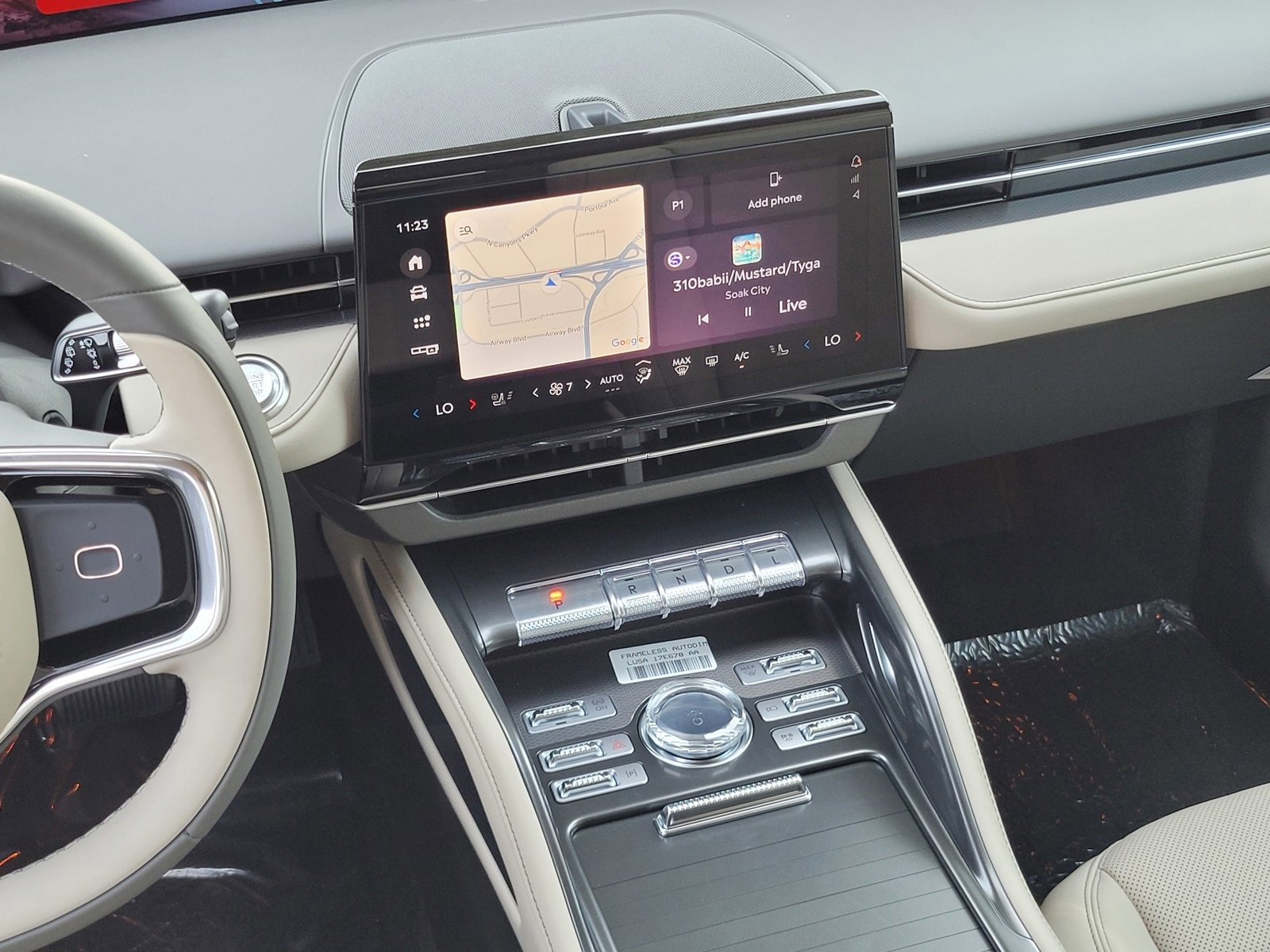 New 2025 Lincoln Nautilus Premier image 9