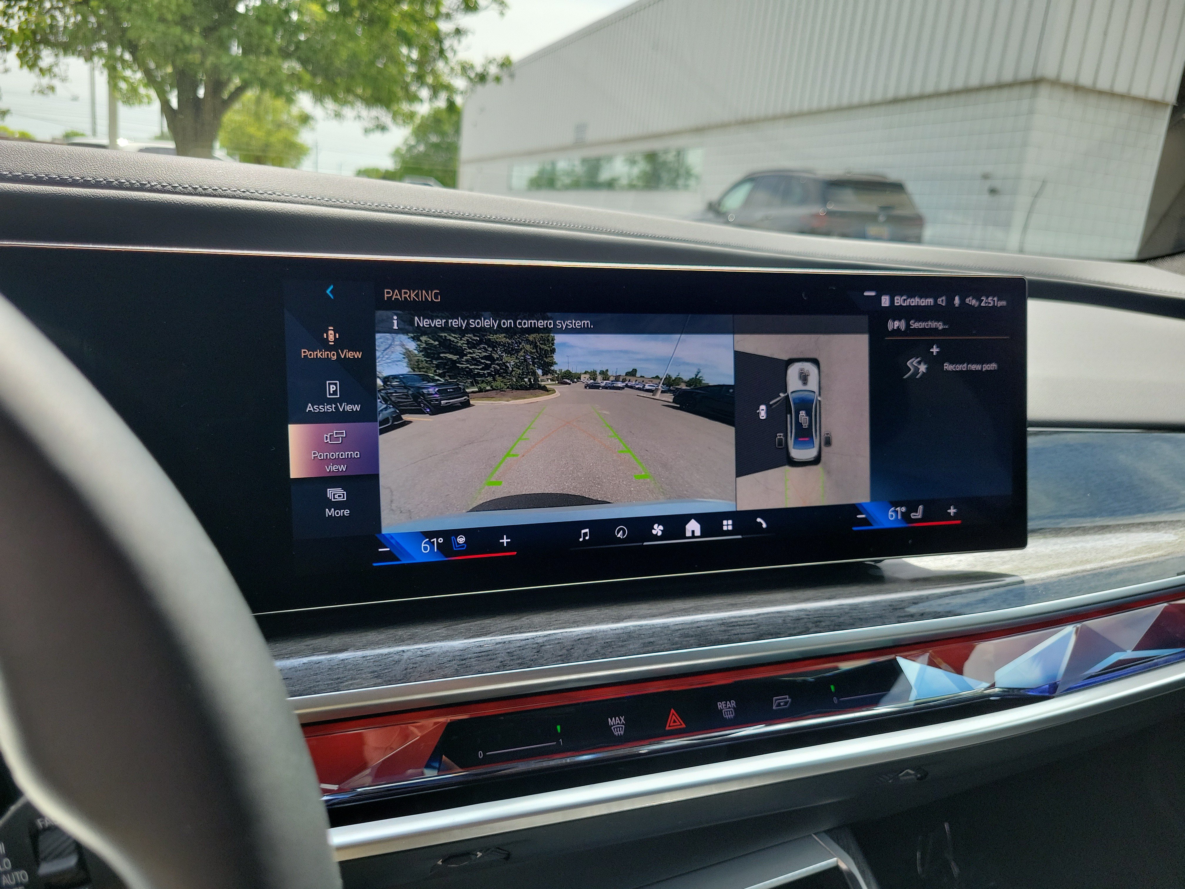 Certified 2024 BMW i7 xDrive60 w/ Executive Package AWD/4WD image 14