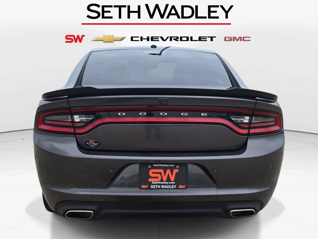 Used 2018 Dodge Charger SXT w/ Blacktop Package RWD image 6