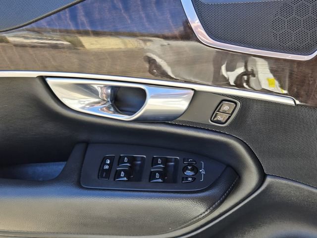Used 2019 Volvo XC90 T5 Momentum w/ Protection Package Premier FWD image 26