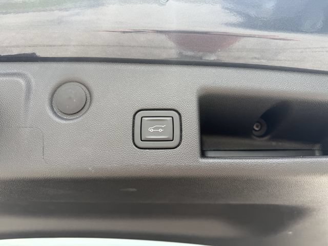 Used 2023 Chevrolet Equinox RS w/ RS Leather Package FWD image 16
