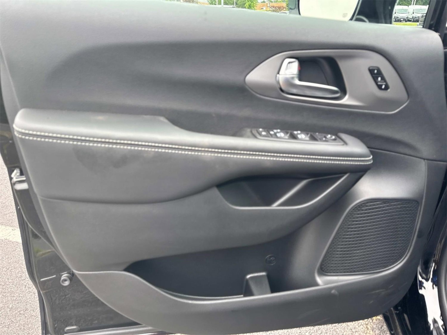 New 2025 Chrysler Pacifica Select image 26