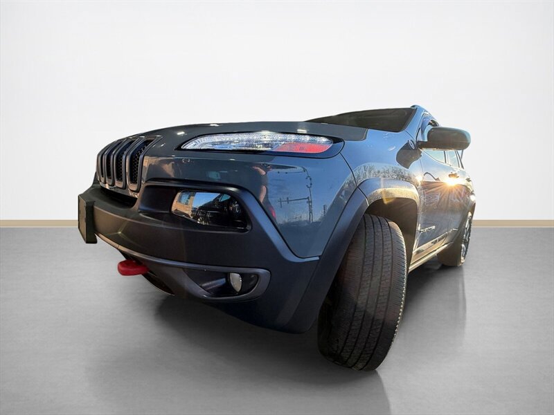 Used 2014 Jeep Cherokee Trailhawk w/ Leather Interior Group image 8