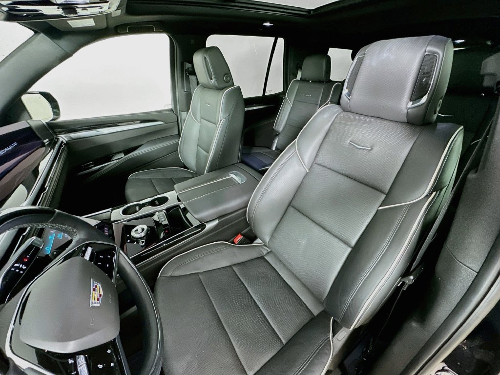 Used 2025 Cadillac Escalade Sport w/ Touring Package AWD/4WD image 26