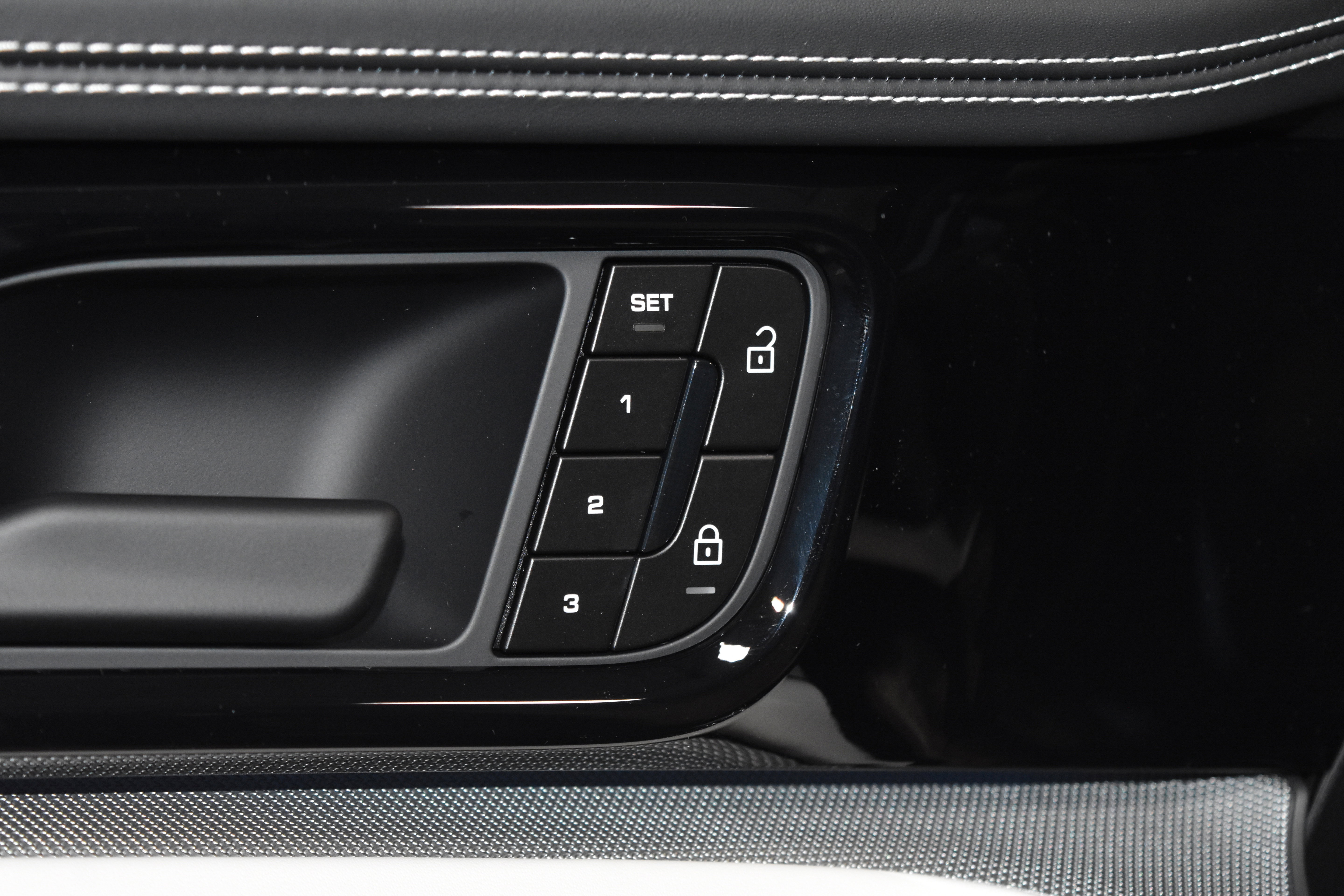 New 2025 Porsche Panamera 4 image 7