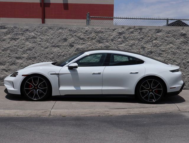 New 2025 Porsche Taycan 4S image 2